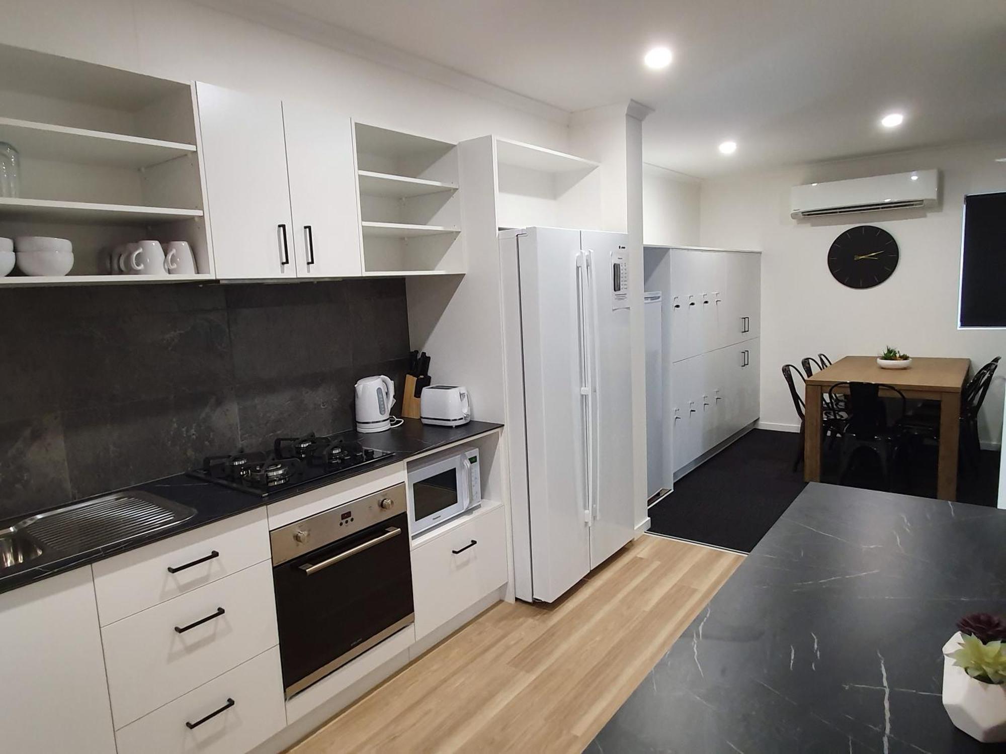 Mihaven Shared Living - Martyn St Hostel Cairns Exterior photo